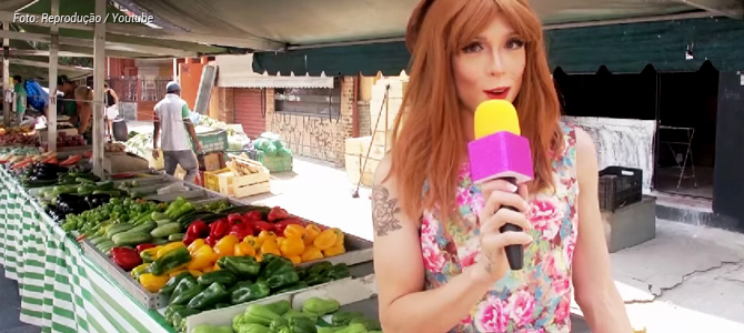 Drag queen apresenta novo programa de culinária vegetariana recheado de humor