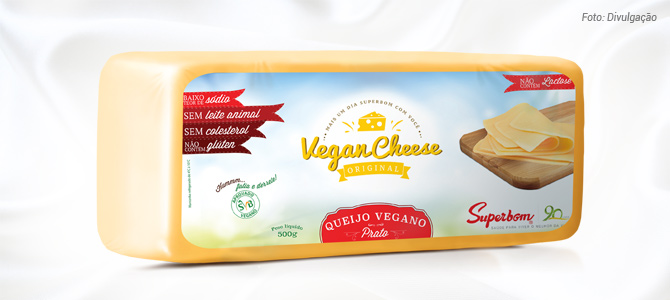 Superbom anuncia queijos veganos em peças que fatiam e derretem para o segundo semestre