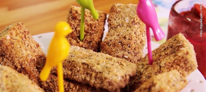 Aprenda a fazer nuggets com catchup em versão vegana e saudável em vídeo da Tati Lund no GNT